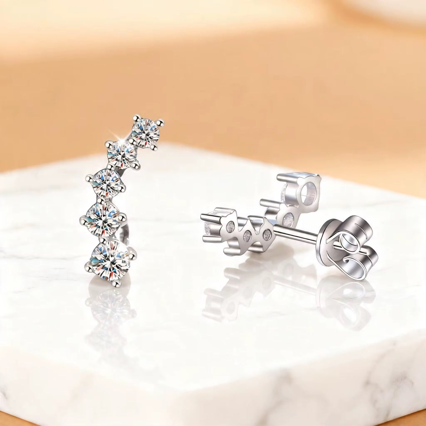 CURVED MOISSANITE EARRINGS