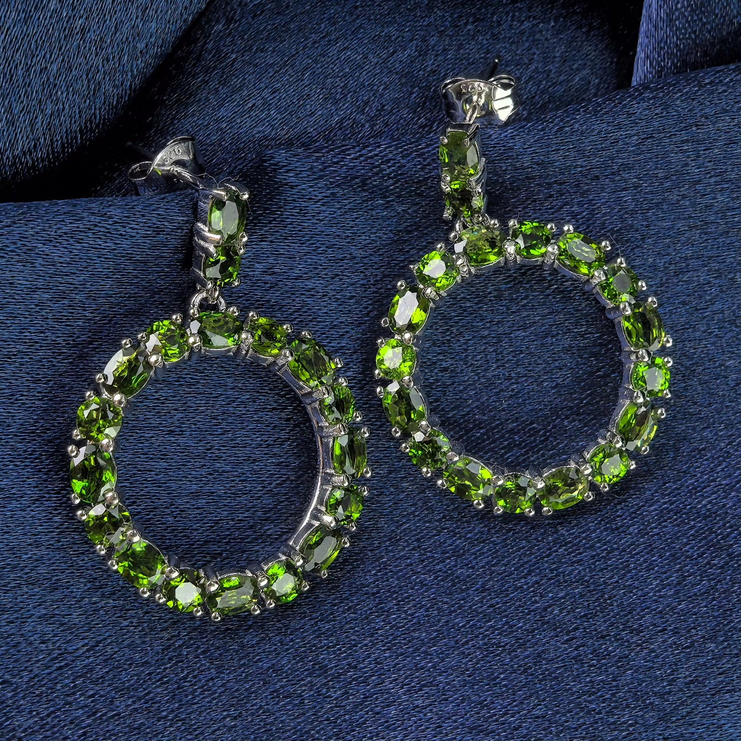 Diopsid-Kreisohrringe