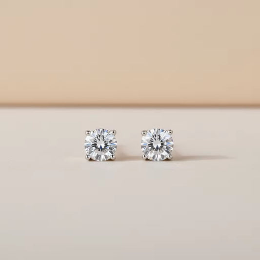 CLASSIC MOISSANITE STUD EARRINGS
