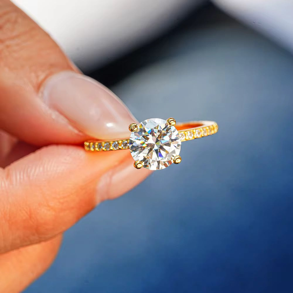 PAVÉ ROUND MOISSANITE RING
