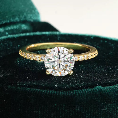 PAVÉ ROUND MOISSANITE RING