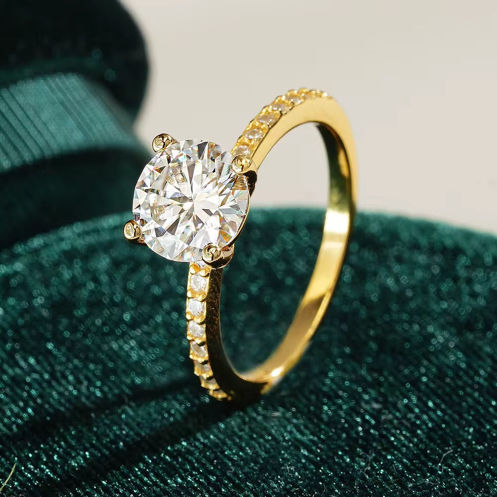 PAVÉ ROUND MOISSANITE RING