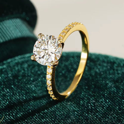 PAVÉ ROUND MOISSANITE RING