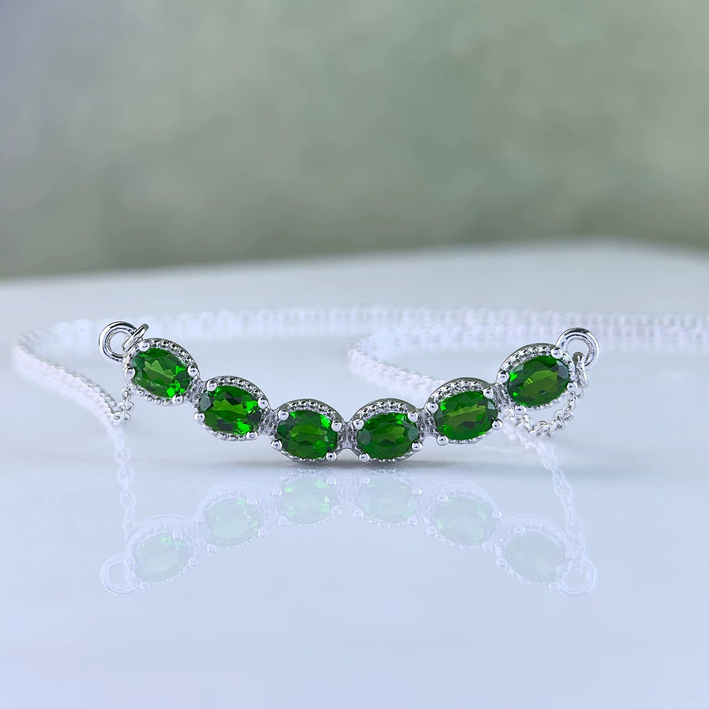 Green Diopside Curve Necklace