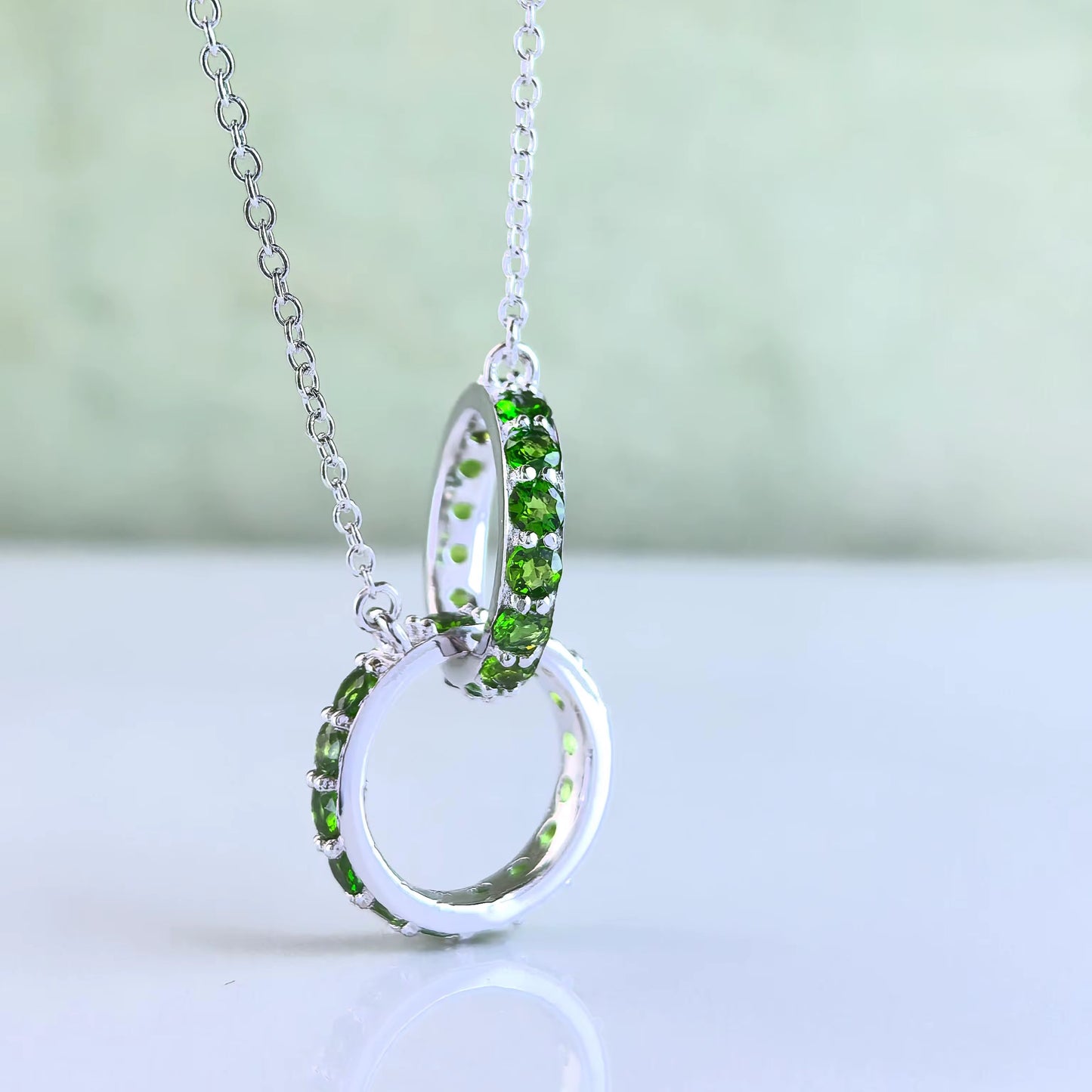 Interlocking Diopside Rings Necklace