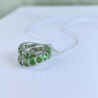 Interlocking Diopside Rings Necklace