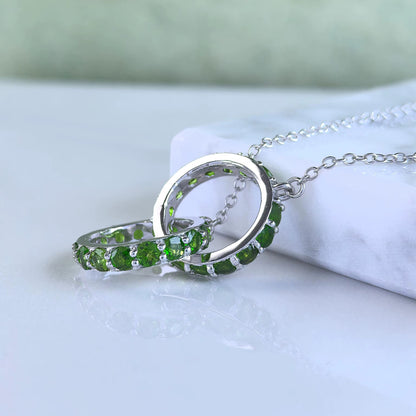 Interlocking Diopside Rings Necklace