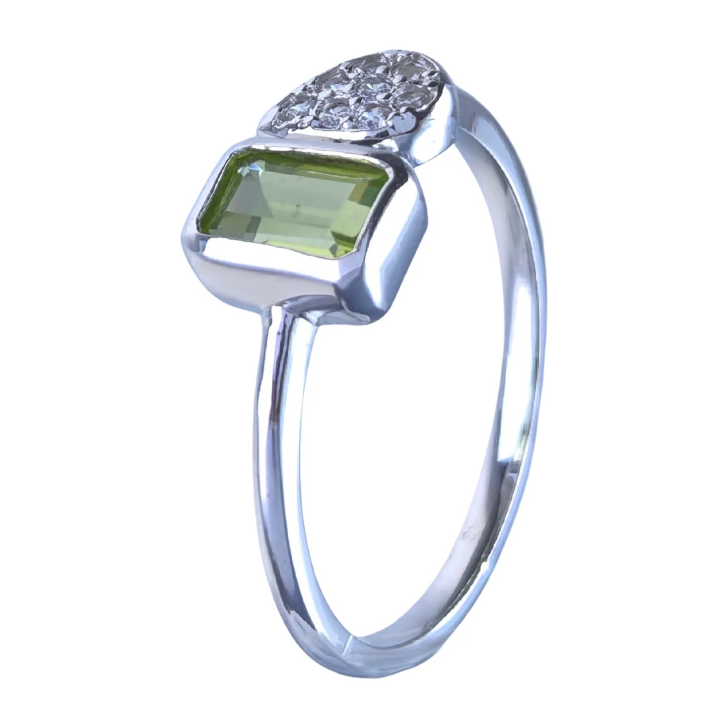 Verdant Dew Peridot Ring