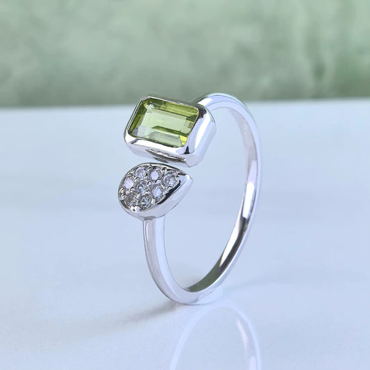 Verdant Dew Peridot Ring