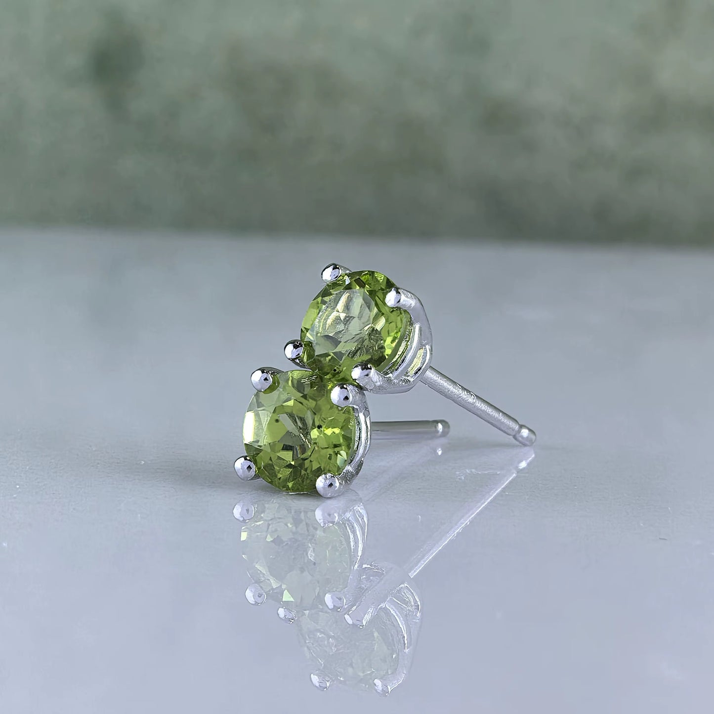 Klassische Edelstein-Ohrstecker